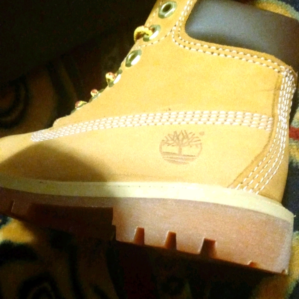 9c Boys Timberland Boots - Picture 4 of 5